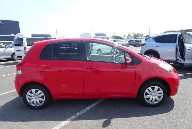 2009 Toyota Vitz JDM car for sale — photo 6 of 25