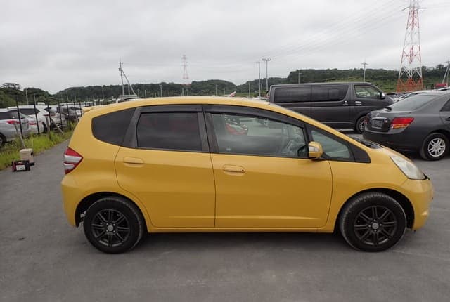 2010 Honda Fit JDM car for sale — photo 6 of 25