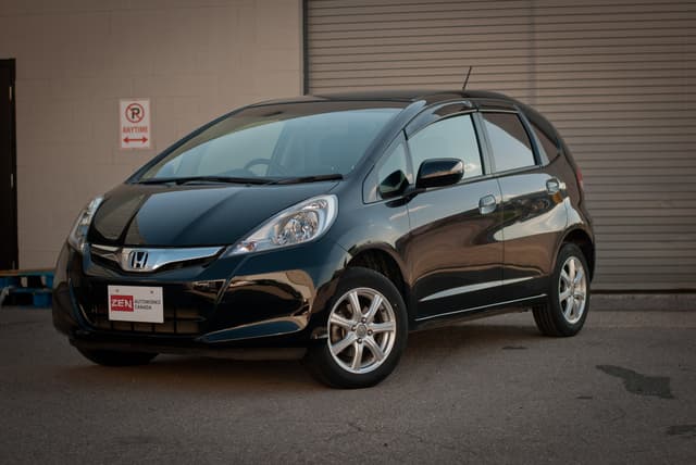 2010 Honda Fit JDM car for sale — photo 4 of 25