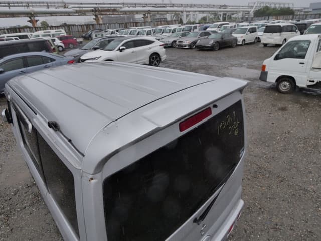 2002 Mitsubishi Town Box JDM car for sale — photo 14 of 25