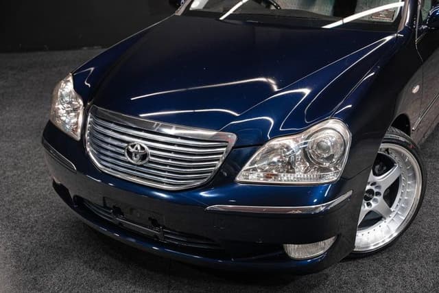 2004 Toyota Majesta JDM car for sale — photo 2 of 18