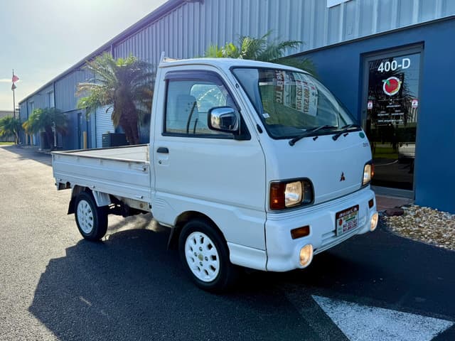 1994 Mitsubishi Minicab JDM car for sale — photo 9 of 17