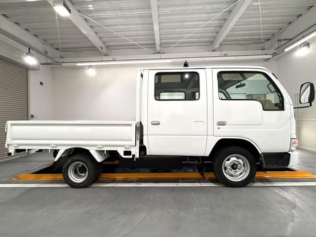 2000 Isuzu Elf JDM car for sale — photo 3 of 25