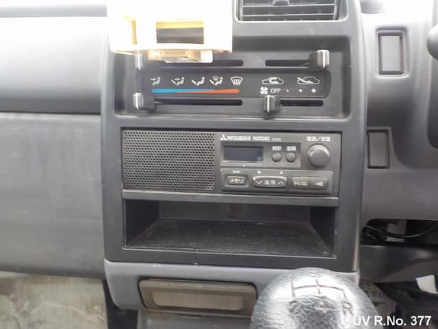 1998 Mitsubishi Minicab JDM car for sale — photo 15 of 21