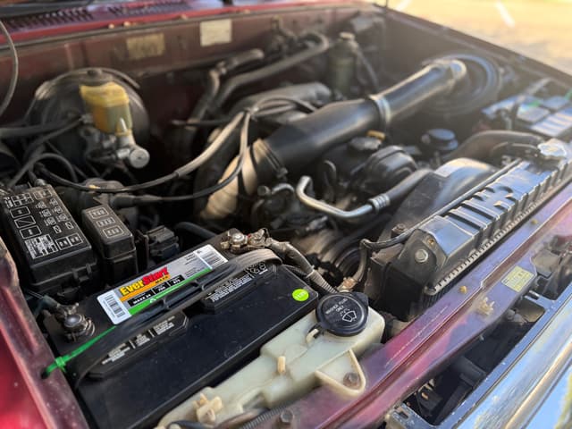 1993 Toyota Hilux Surf JDM car for sale — photo 2 of 10