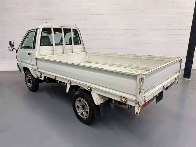 1996 Toyota Townace JDM car for sale — photo 11 of 25