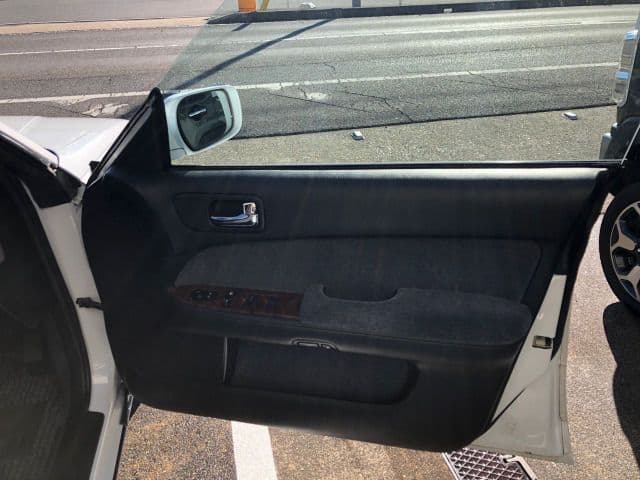 1995 Nissan Gloria JDM car for sale — photo 23 of 25