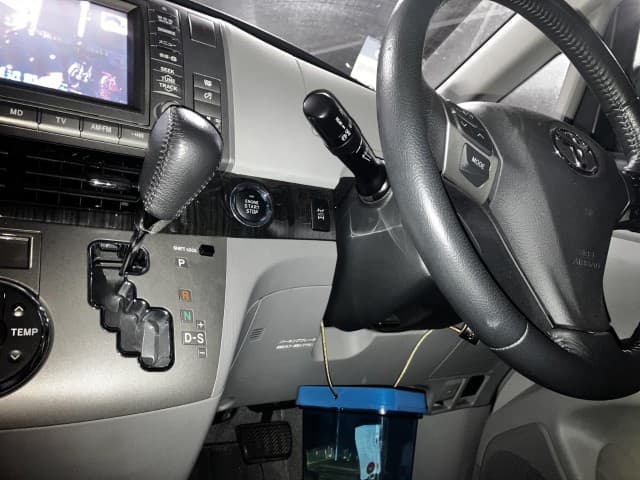 2007 Toyota Estima JDM car for sale — photo 18 of 20