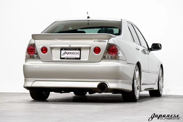 1999 Toyota Altezza JDM car for sale — photo 8 of 25