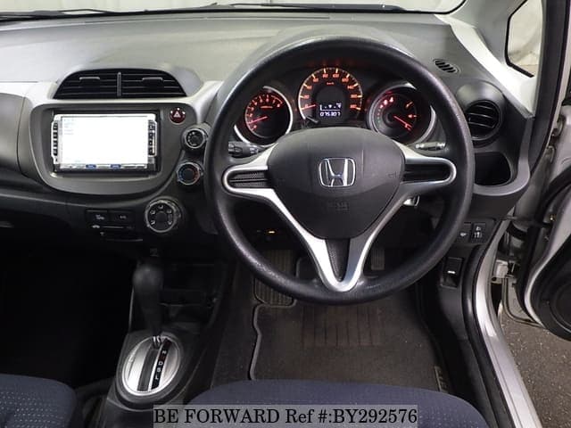 2009 Honda Fit JDM car for sale — photo 3 of 8