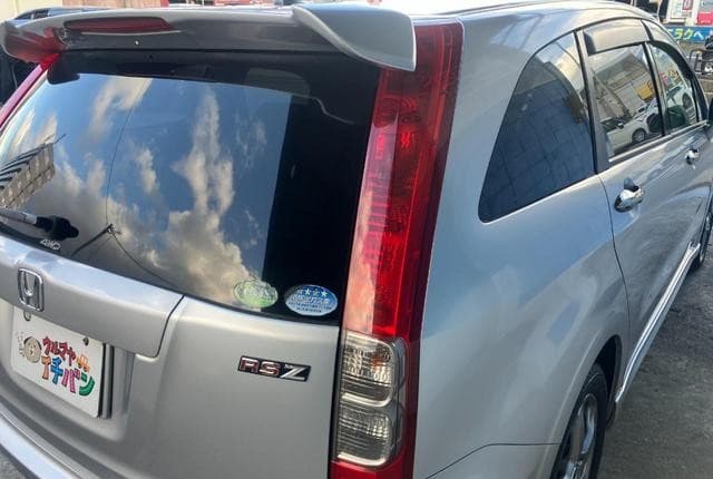 2009 Honda Stream JDM car for sale — photo 12 of 25