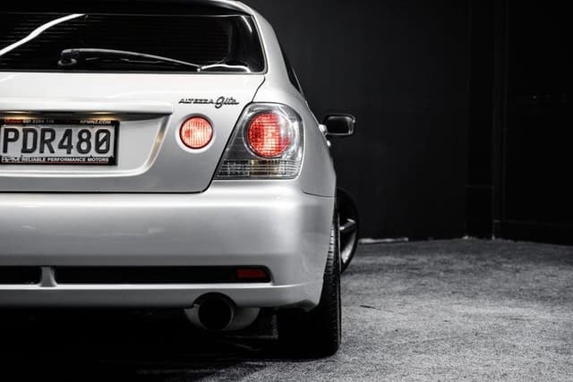2001 Toyota Altezza JDM car for sale — photo 11 of 20