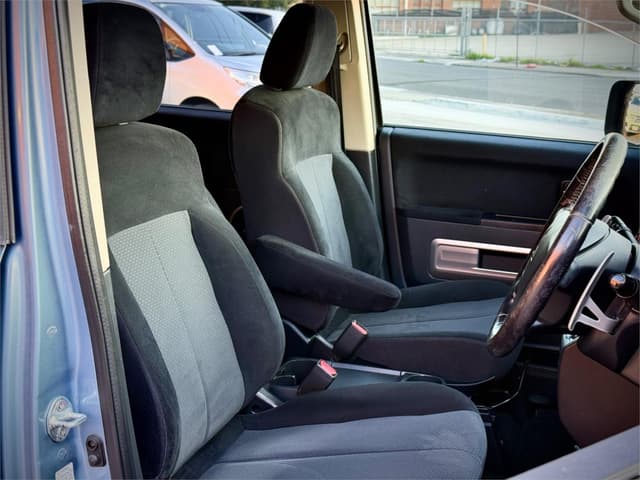 2010 Mitsubishi Delica JDM car for sale — photo 19 of 25