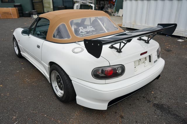 1991 Mazda Roadster (Eunos Roadster / MX-5) JDM car for sale — photo 17 of 24