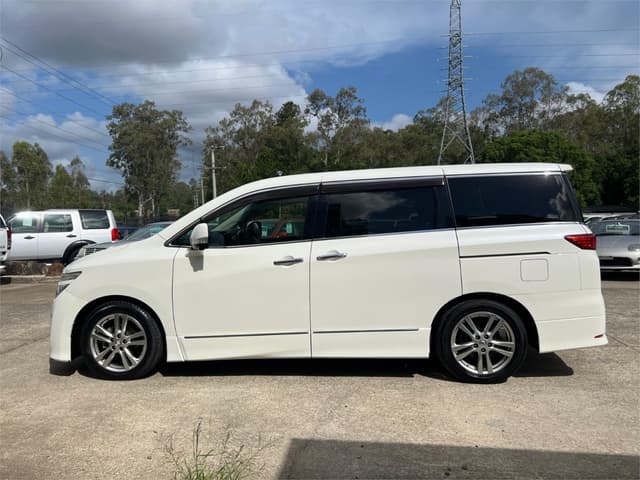 2011 Nissan Elgrand JDM car for sale — photo 9 of 16