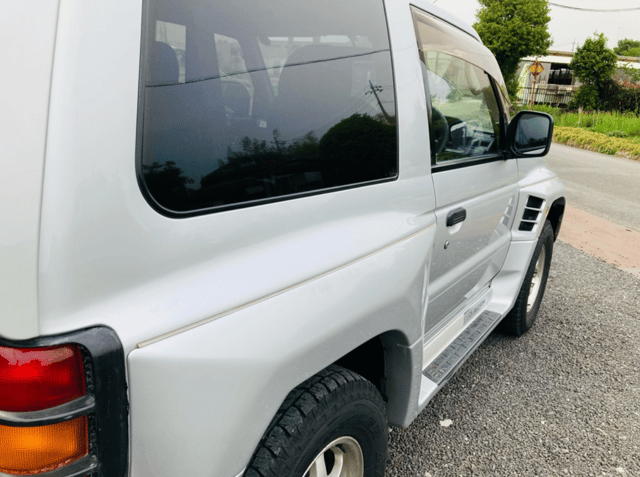1997 Mitsubishi Pajero JDM car for sale — photo 13 of 21