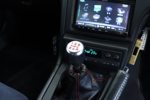 1997 Nissan Skyline JDM car for sale — photo 19 of 25