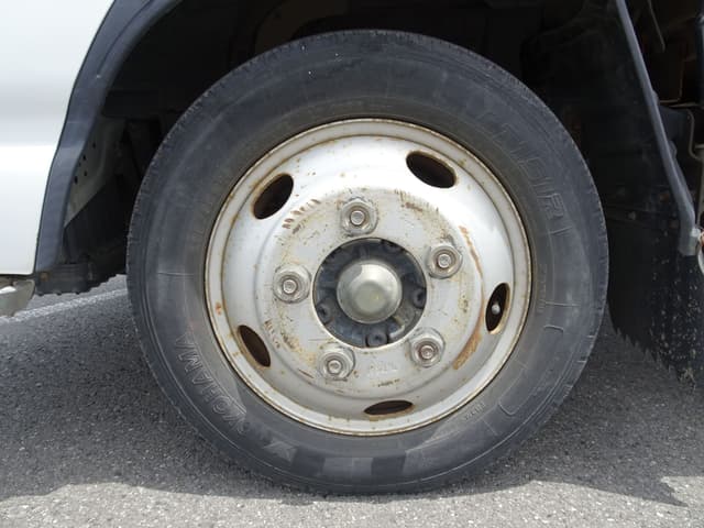 2003 Isuzu Elf JDM car for sale — photo 9 of 25
