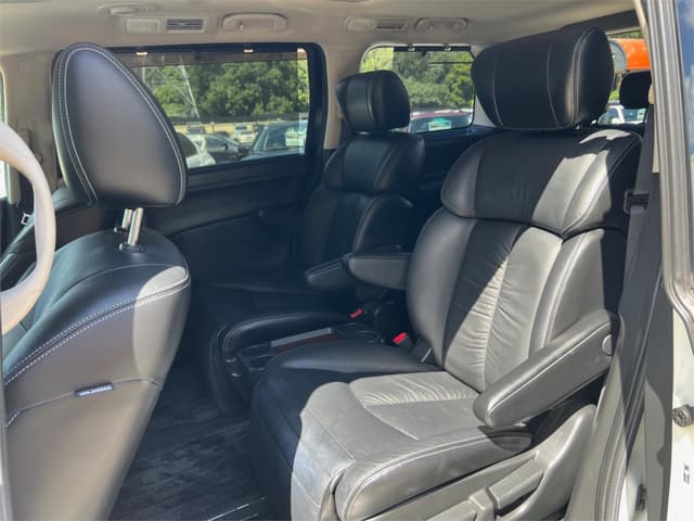 2011 Nissan Elgrand JDM car for sale — photo 14 of 16