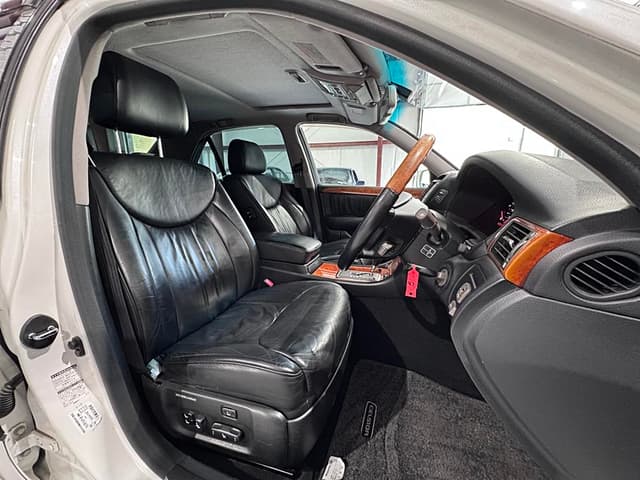 2000 Toyota Celsior JDM car for sale — photo 10 of 25