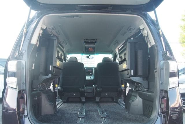 2011 Toyota Vellfire JDM car for sale — photo 15 of 25