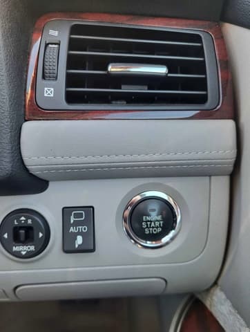 2010 Toyota Crown JDM car for sale — photo 12 of 13