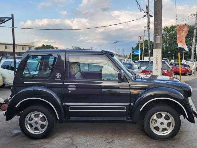 1998 Mitsubishi Pajero JDM car for sale — photo 4 of 20