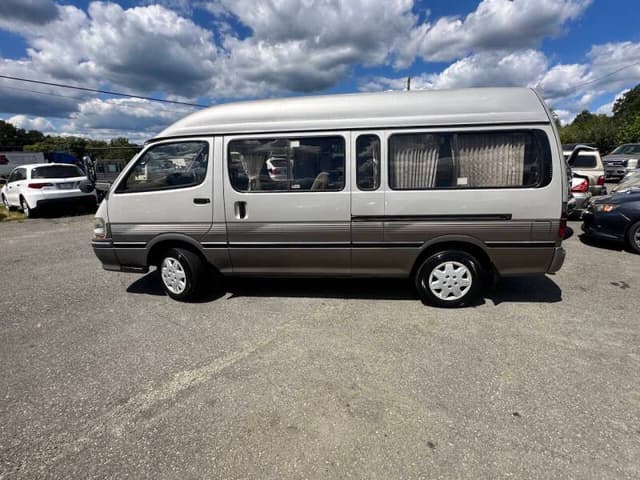 1996 Toyota HiAce JDM car for sale — photo 5 of 11