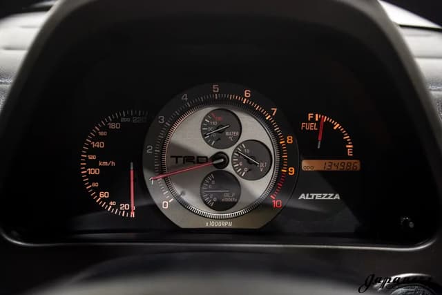 1999 Toyota Altezza JDM car for sale — photo 13 of 25
