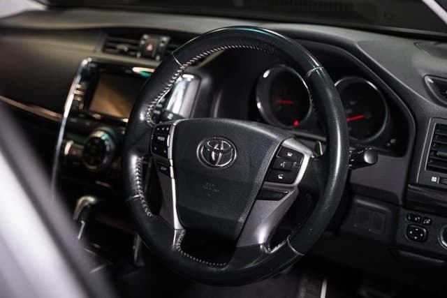 2009 Toyota Mark X JDM car for sale — photo 16 of 20