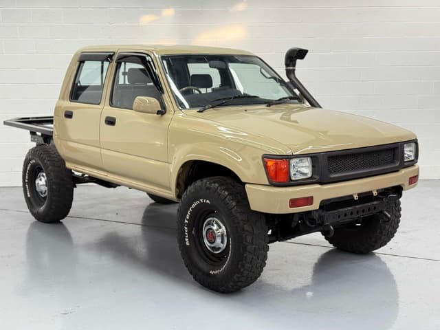 1991 Toyota Hilux JDM car for sale — photo 3 of 25