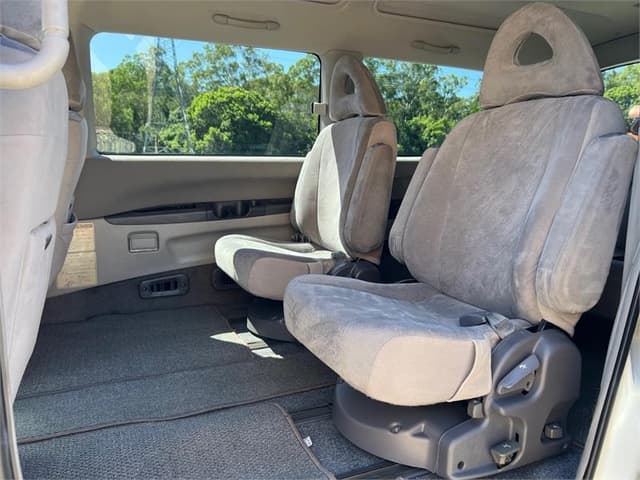 2001 Mitsubishi Delica JDM car for sale — photo 14 of 17
