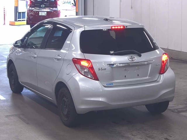 2011 Toyota Vitz JDM car for sale — photo 3 of 6