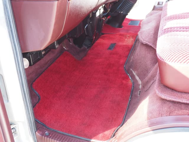1991 Isuzu Elf JDM car for sale — photo 11 of 24