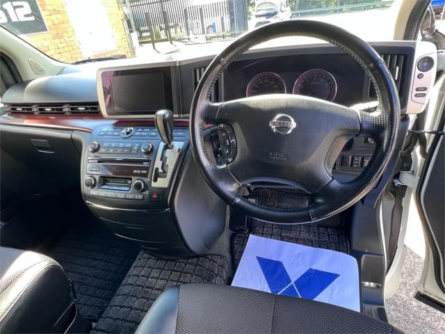 2006 Nissan Elgrand JDM car for sale — photo 12 of 16