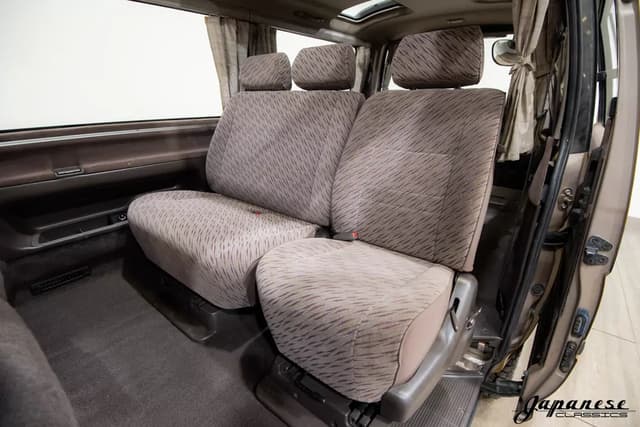 1996 Toyota HiAce JDM car for sale — photo 18 of 25