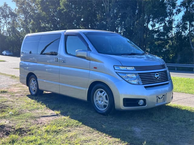 2002 Nissan Elgrand JDM car for sale — photo 4 of 16