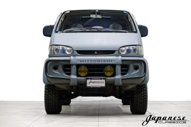 1995 Mitsubishi Delica JDM car for sale — photo 2 of 25