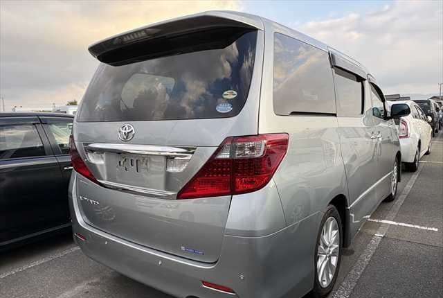 2010 Toyota Alphard JDM car for sale — photo 4 of 21