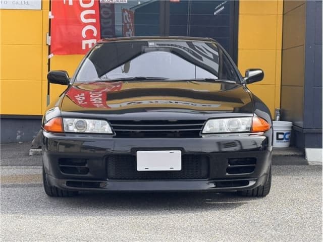 1992 Nissan Skyline JDM car for sale — photo 2 of 5