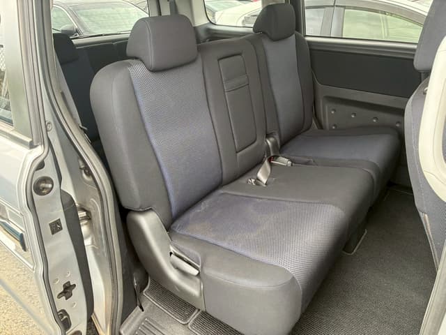2008 Honda Stepwagon JDM car for sale — photo 4 of 8