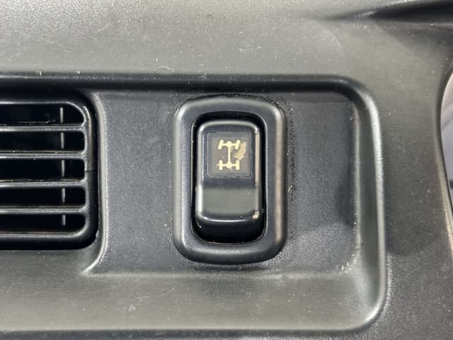 2000 Daihatsu Hijet JDM car for sale — photo 12 of 25
