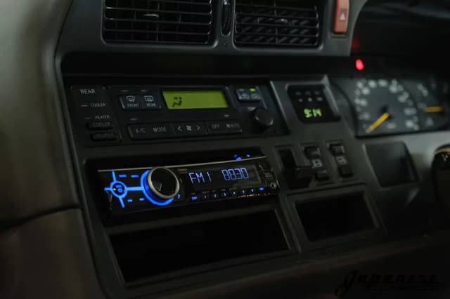 1998 Toyota HiAce JDM car for sale — photo 11 of 25