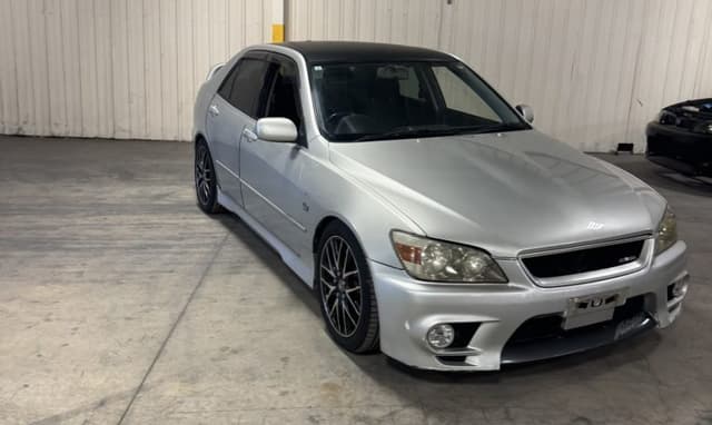 1999 Toyota Altezza JDM car for sale — photo 3 of 25