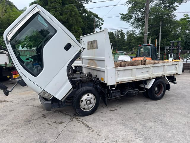 1998 Isuzu Elf JDM car for sale — photo 12 of 14