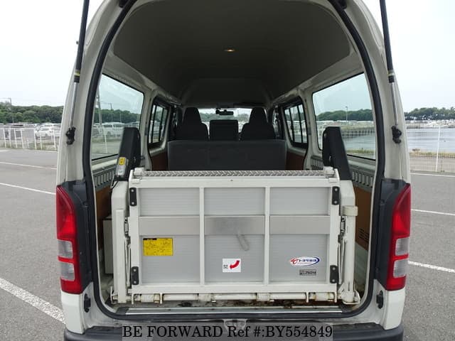 2010 Toyota HiAce JDM car for sale — photo 21 of 25