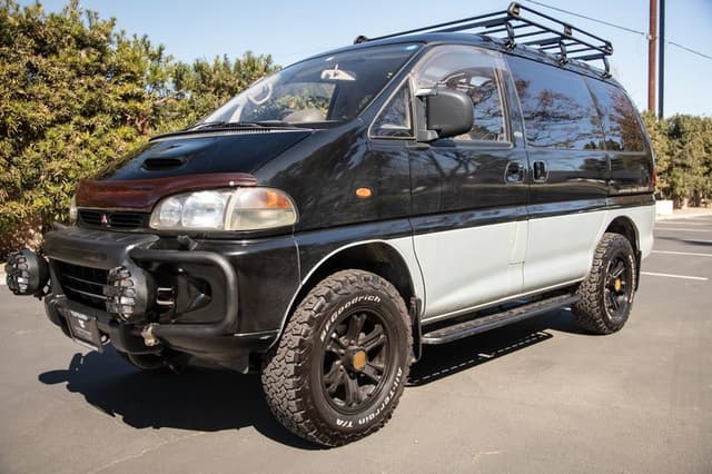 1994 Mitsubishi Delica JDM car for sale — photo 19 of 25