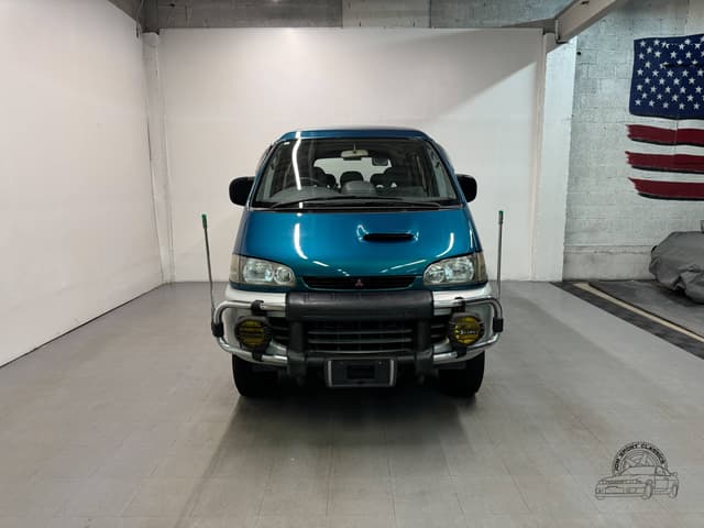 1997 Mitsubishi Delica JDM car for sale — photo 5 of 25