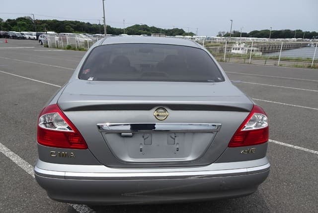 2001 Nissan Cima JDM car for sale — photo 4 of 25