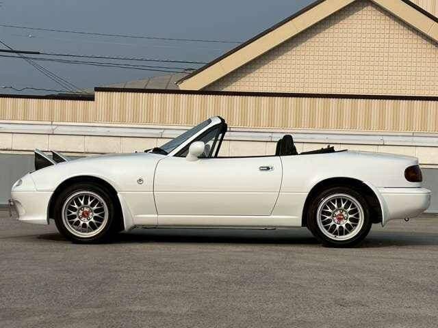 1998 Mazda Roadster (Eunos Roadster / MX-5) JDM car for sale — photo 3 of 20
